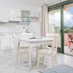 Ampio Attico Monolocale Con Terrazza