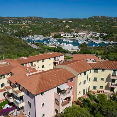 Ampio Attico Monolocale Con Terrazza * Santa Teresa di Gallura