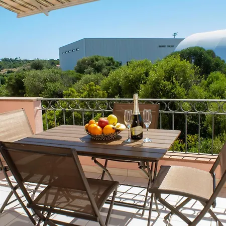 Ampio Attico Monolocale Con Terrazza Appartamento