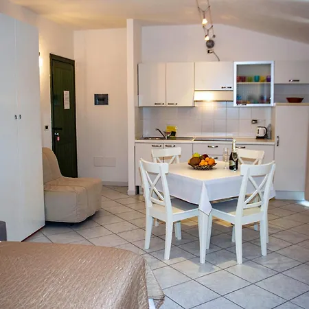 Ampio Attico Monolocale Con Terrazza سانتا تيريزا غالّورا