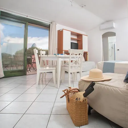 Ampio Attico Monolocale Con Terrazza *