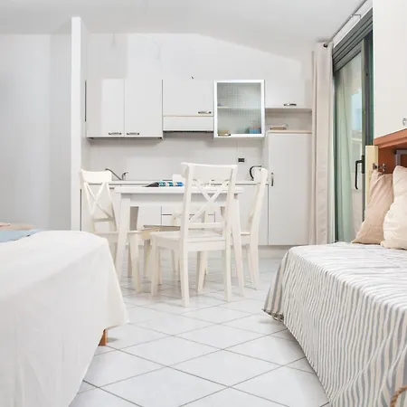 Apartament Ampio Attico Monolocale Con Terrazza *