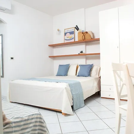 アパート Ampio Attico Monolocale Con Terrazza サンタ・テレーザ・ガッルーラ