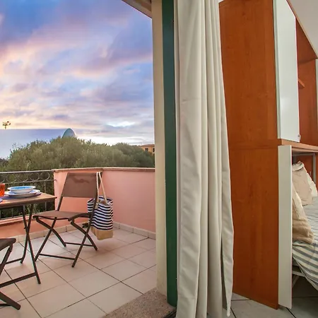 Ampio Attico Monolocale Con Terrazza Santa Teresa di Gallura