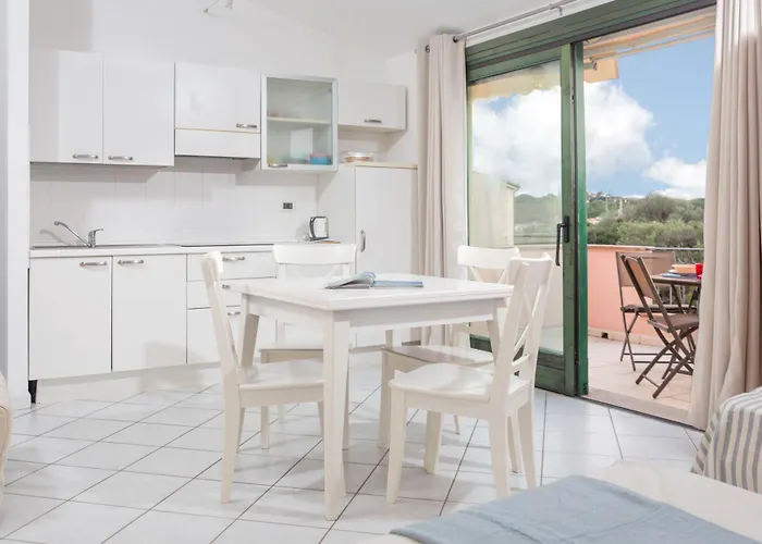 Ampio Attico Monolocale Con Terrazza