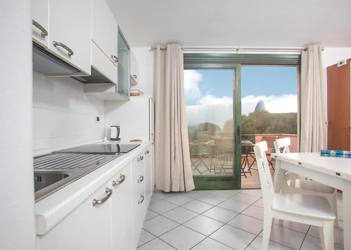 Ampio Attico Monolocale Con Terrazza Apartman Santa Teresa Gallura